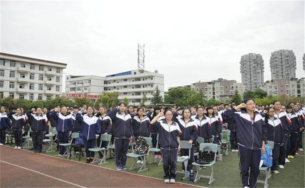 龍泉二中的高中住宿怎么樣？