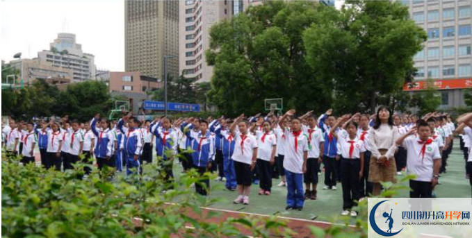 成都市第十七中學(xué)的實(shí)驗(yàn)班怎么樣？